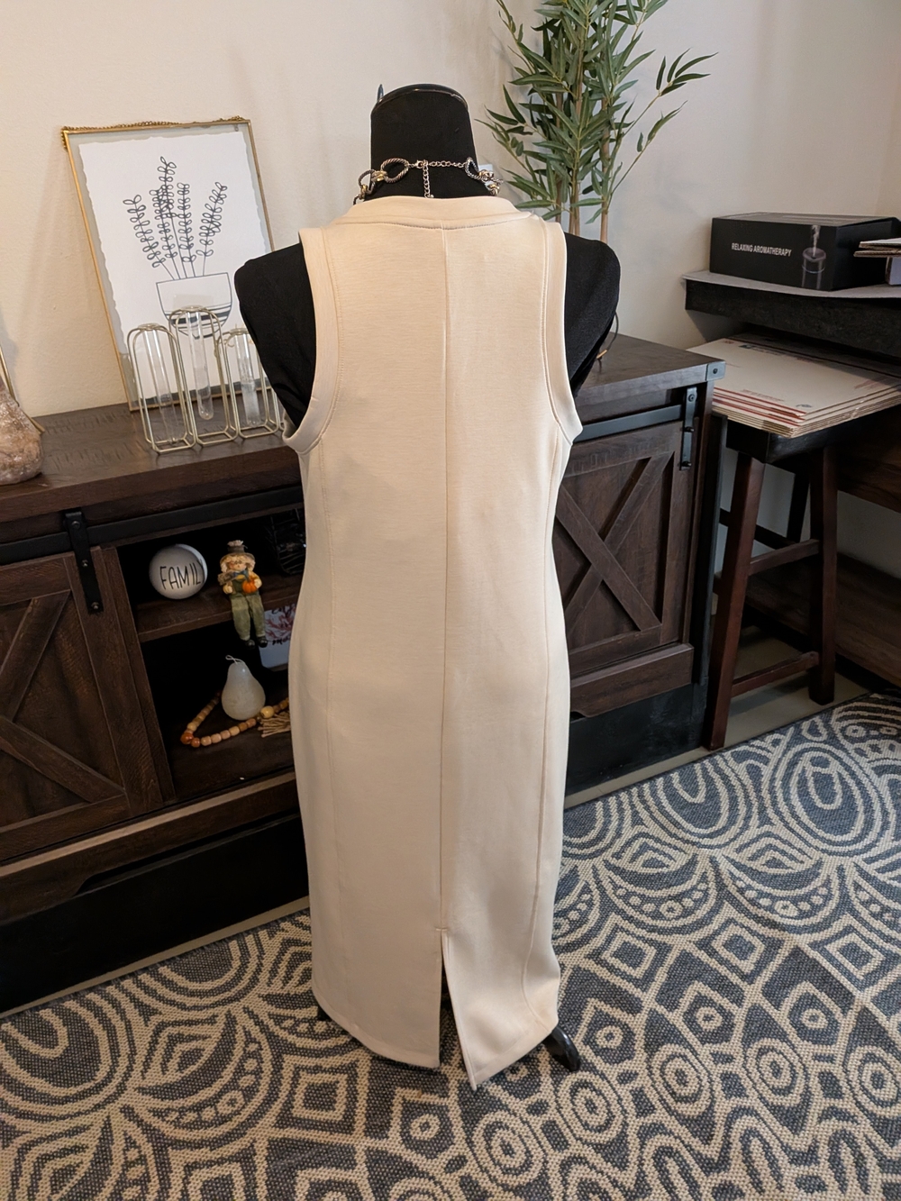 Terra & Sky Cream Sleeveless Midi Sheath Dress